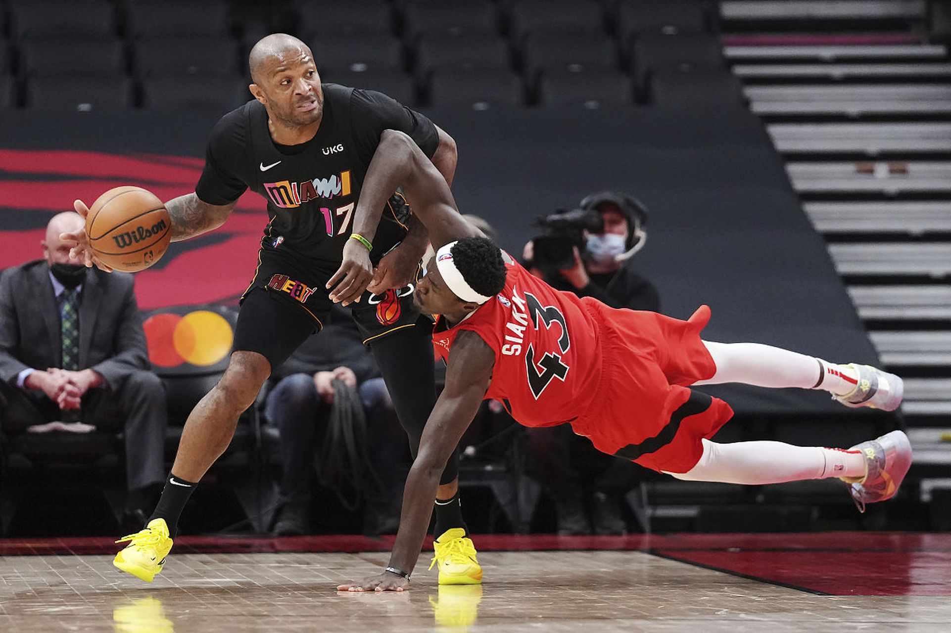 AYX-包含西亚卡姆在尤文图斯比赛中关键助攻，赛况扑朔迷离引发热议！的词条