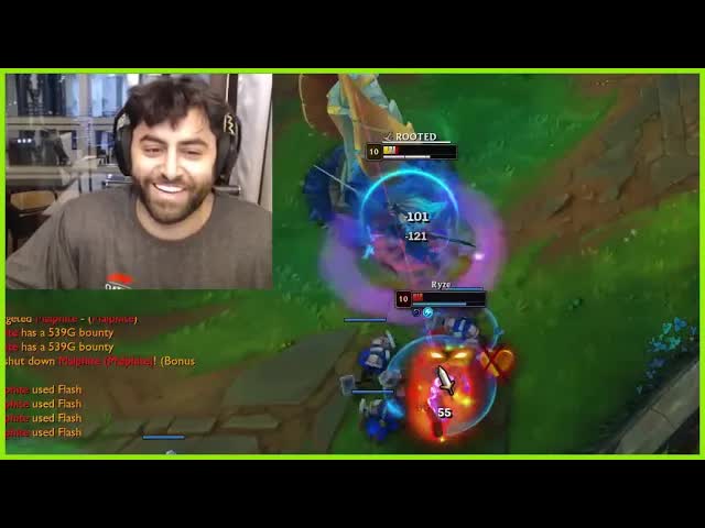 包含Faker迎来十赛季高光表现，G2球迷沸腾！的词条